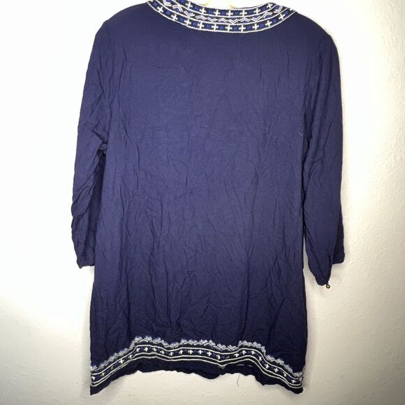 Forever 21 Embroidered Top - Picture 5 of 7